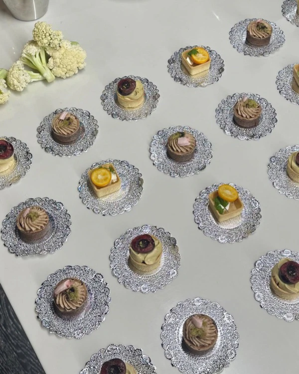 35 Chic Ideas to Style Your Wedding Dessert Tables