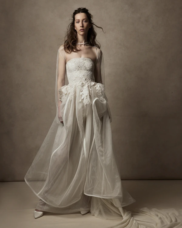Perfect Lace Bridal Gowns