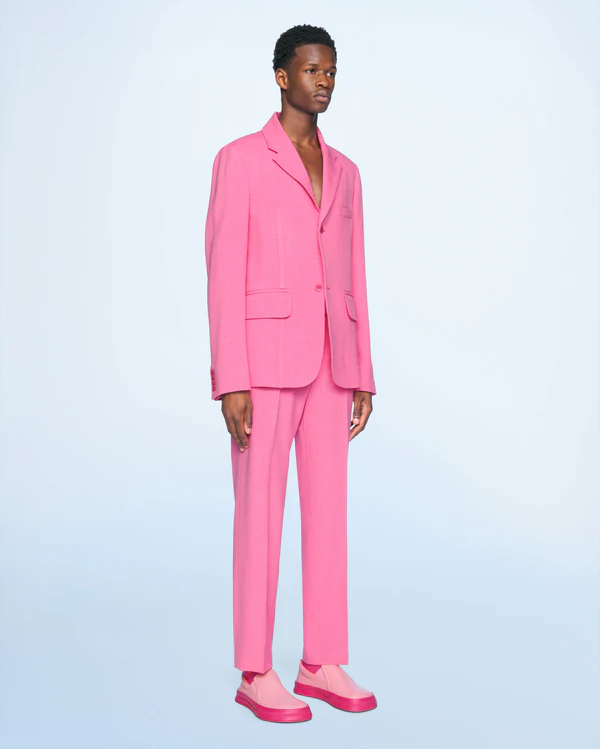 Colorful Suits for Grooms that are Perfect for Summer Wedding