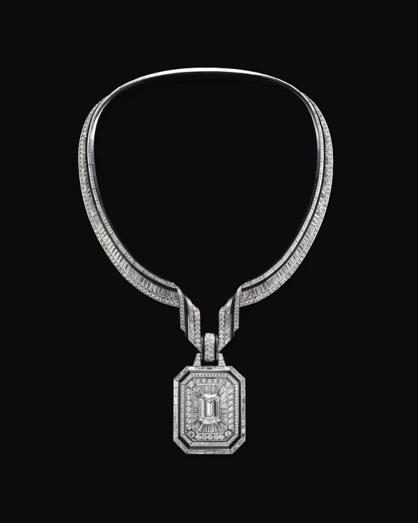 <a href="https://www.instagram.com/p/DUBBC6IgIvP/?img_index=1">Boucheron</a>