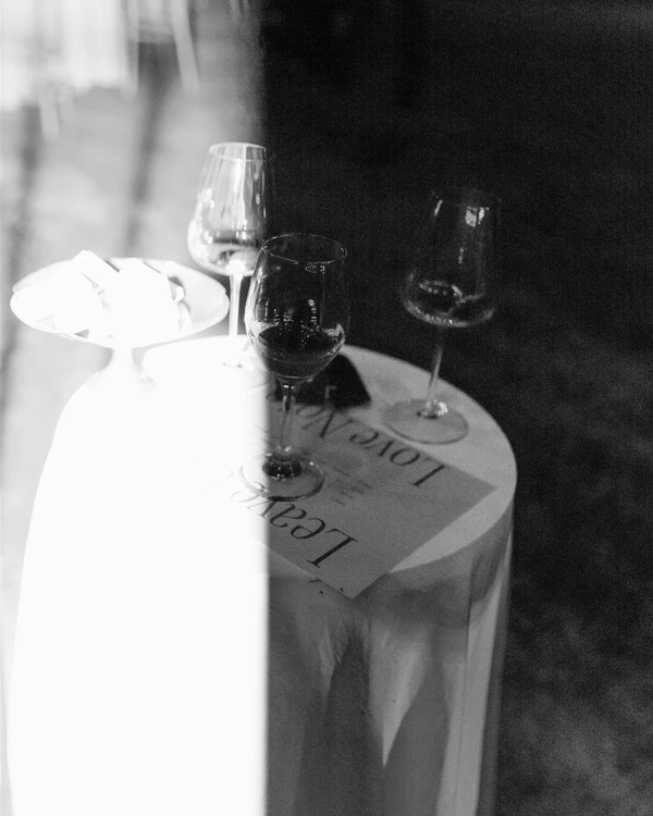 A Slim Aarons Inspired Wedding with Tropical Touches in the Byron Bay Hinterland