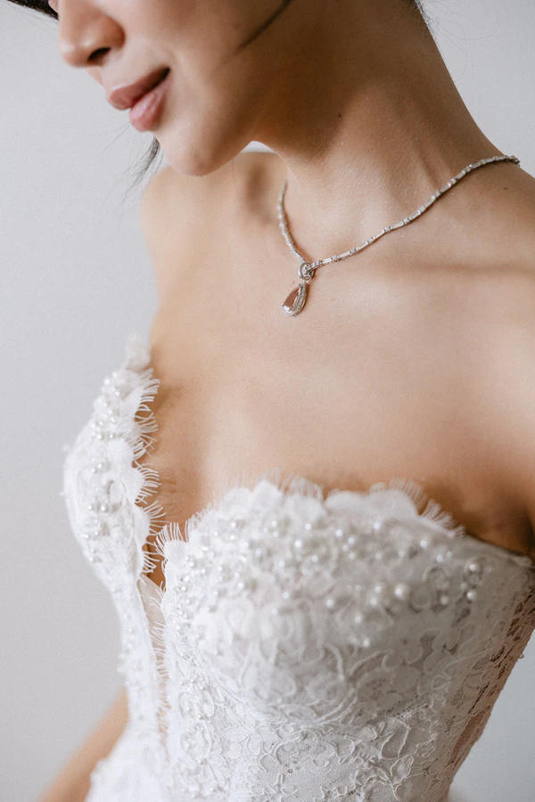 A Sculptural Floral Fantasy at This Intimate Black-Tie Wedding in Phuket
