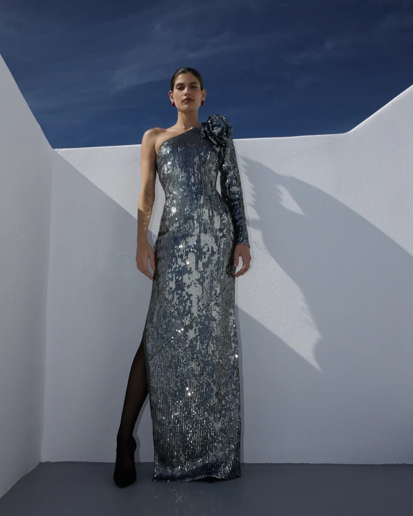 40 Stunning Christmas Party Outfits for 2024