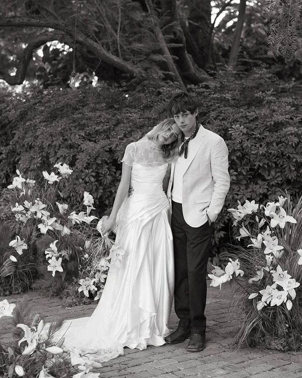 10 Meaningful Ways to Honor Lost Loved Ones at Your Wedding