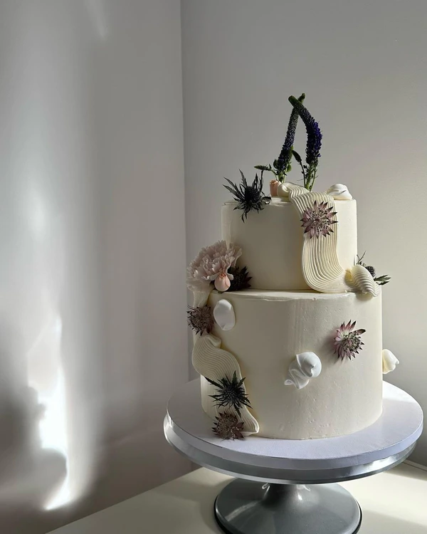10 Summer Wedding Cake Trends