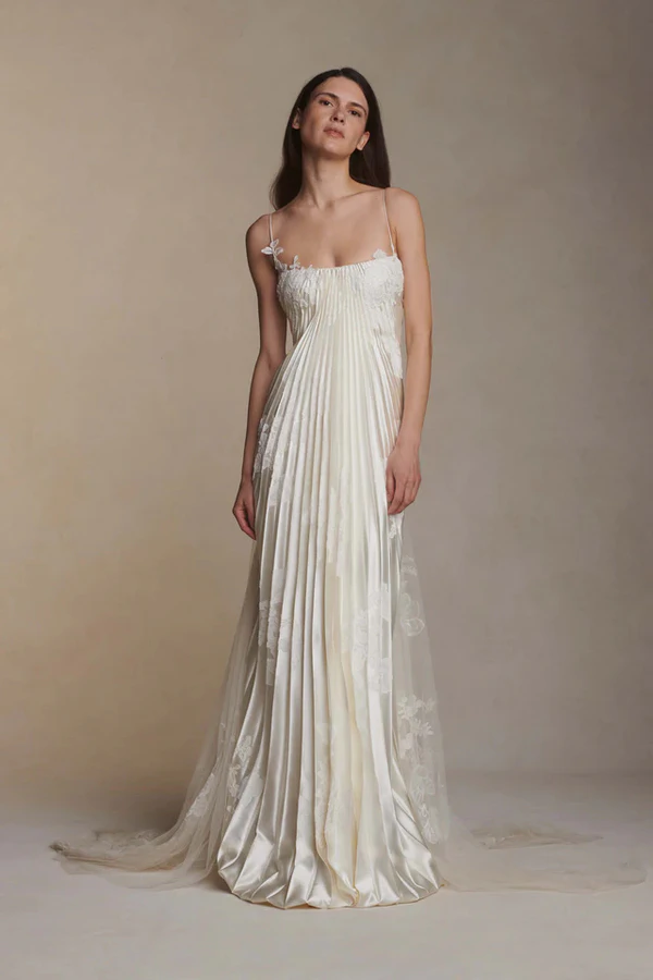 Wedding Dresses for Athletic Build