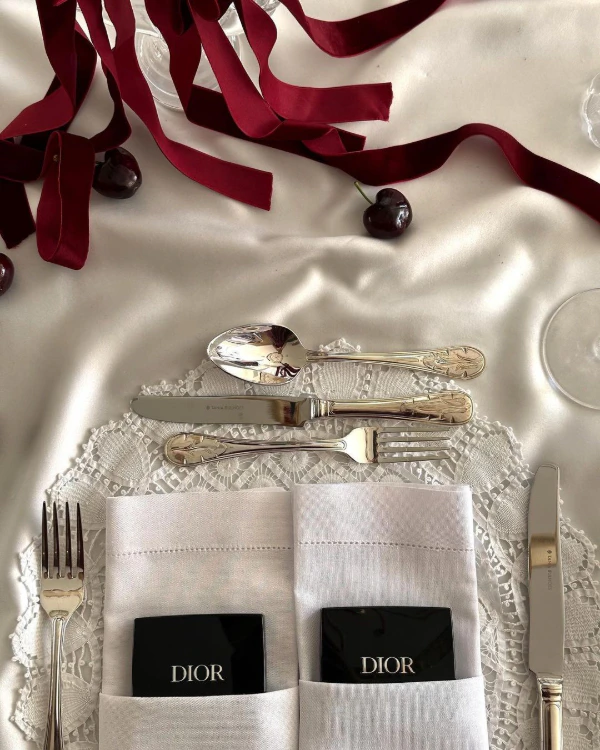 40 Place Settings Trends in 2025 to Transform Your Wedding Table