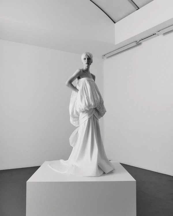 Viktor & Rolf Mariage Unveils Fall 2026 Bridal Collection — photo 2
