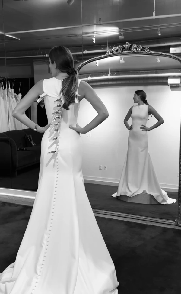 Content: <a href="https://www.instagram.com/styledsara/?hl=en-gb">Sara Walker</a>