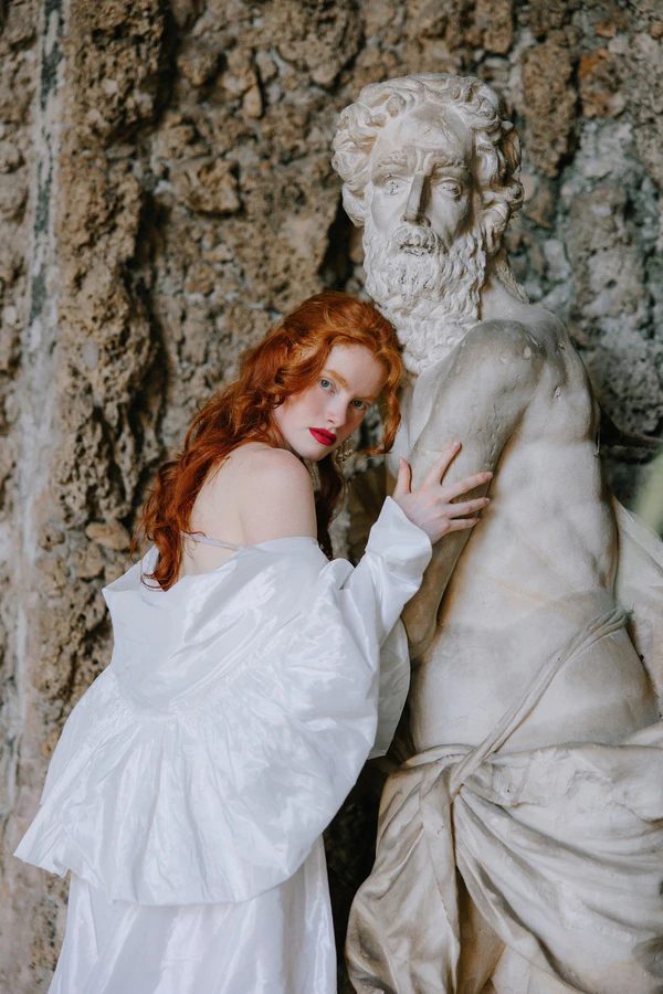 A Fusion of History, Elegance, and Love in the Wedding Editorial