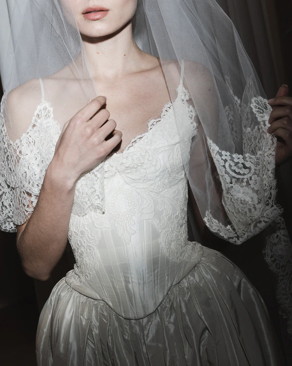 <a href="https://www.instagram.com/selinemeisler.nyc/"> Seline Meisler</a>, Photography: <a href="https://www.instagram.com/ceremonybyalexmari/">Alex Mari</a>