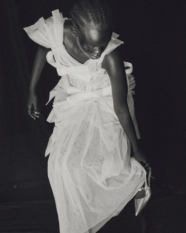 <a href="https://www.instagram.com/p/DQL4yvfjS37/?hl=en">Wed</a>, Photography: <a href="https://www.instagram.com/agnesvita/?hl=en">Agnes Lloyd-Platt</a>