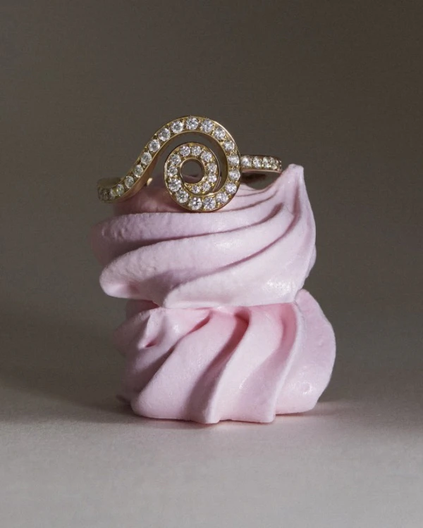 How to Perfectly Pair Your Wedding Band and Engagement Ring: Expert Tips & Trends