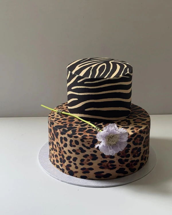 <a href="https://www.instagram.com/p/DaBE2beDamF/?img_index=1">The Heartbaker</a>
