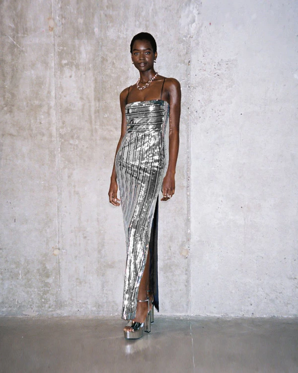20 Standout Christmas Party Outfits for 2023 — photo 2