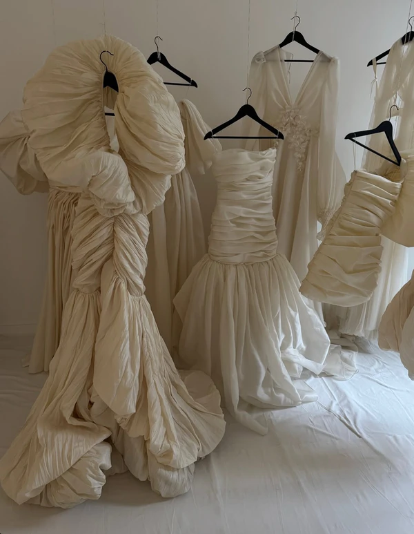 9 Genius Styling Hacks Bridal Stylists Swear By — photo 2