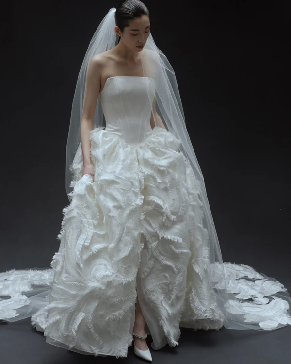 28 Basque Waist Wedding Dresses from the 2026 Bridal Collections
