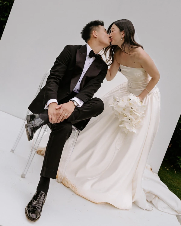 An Elegant Garden Wedding with a Traditional Korean Twist