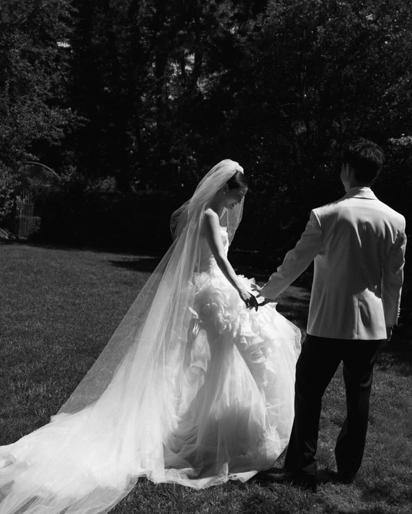 Photography: <a href="https://www.instagram.com/p/DVb8o4nE6Y3/?img_index=1">Megan Kelly</a>