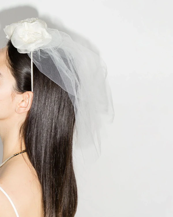 12 Elegant Headbands for Your Wedding Day