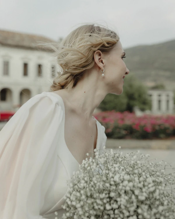 How to Choose The Right Photographer for Your Intimate Wedding?