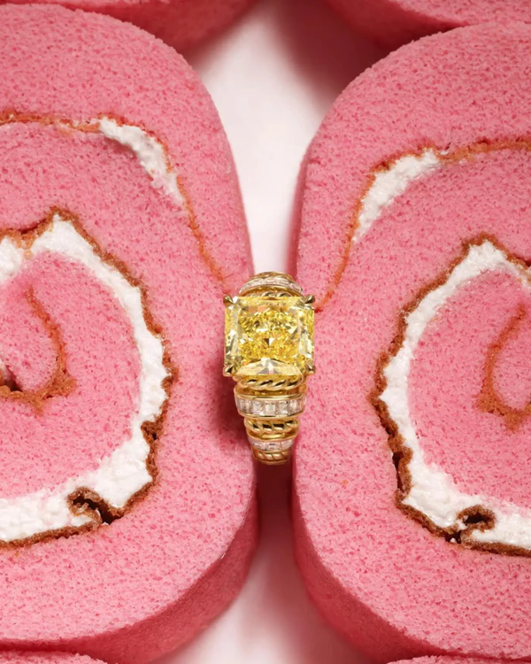 A Complete Guide to Yellow Diamond Engagement Rings — photo 1
