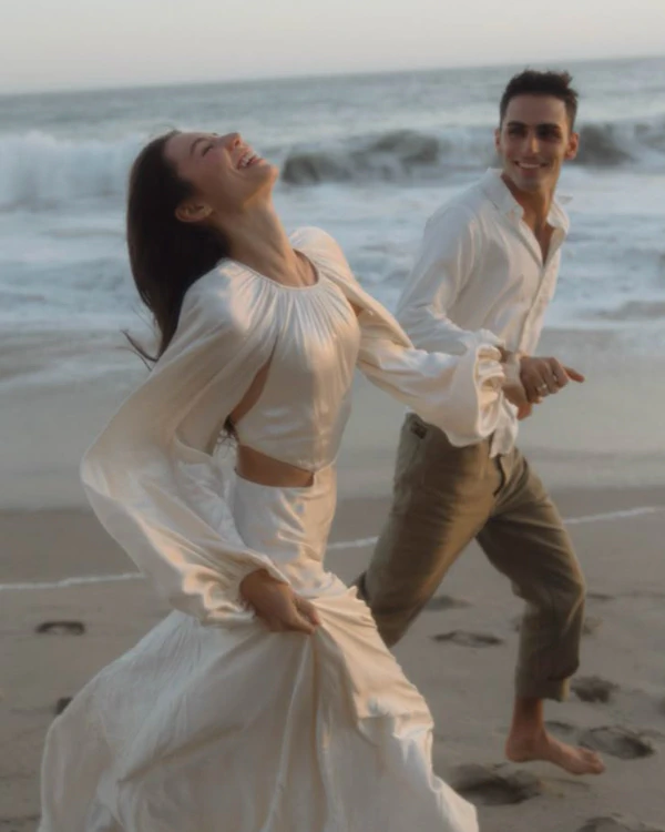 35 Engagement Photoshoot Ideas for Unforgettable Photos