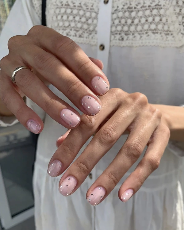 30 Minimalist Nail Designs