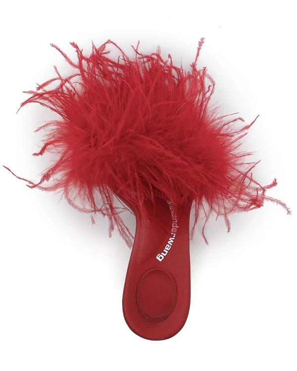 Wedding Trends 2022: Feathers