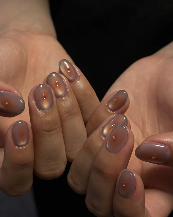 40 Trendy It-Girl Nail Designs to Inspire Your Next Appointment