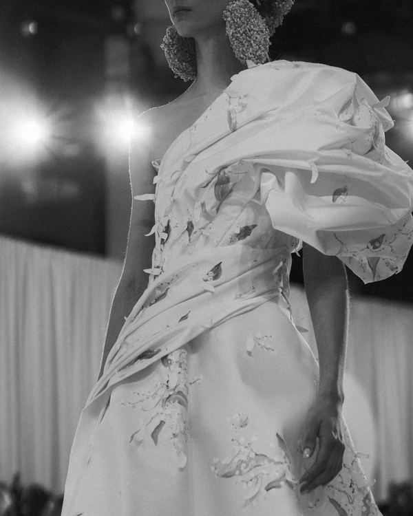 <a href="https://www.instagram.com/isabelsanchiscostura/">Isabel Sanchis</a>, Photography: <a href="https://www.instagram.com/tiposnet/">Tipos</a>