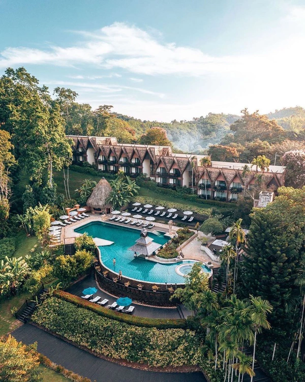 7 Extraordinary Honeymoon Hotels Around the World