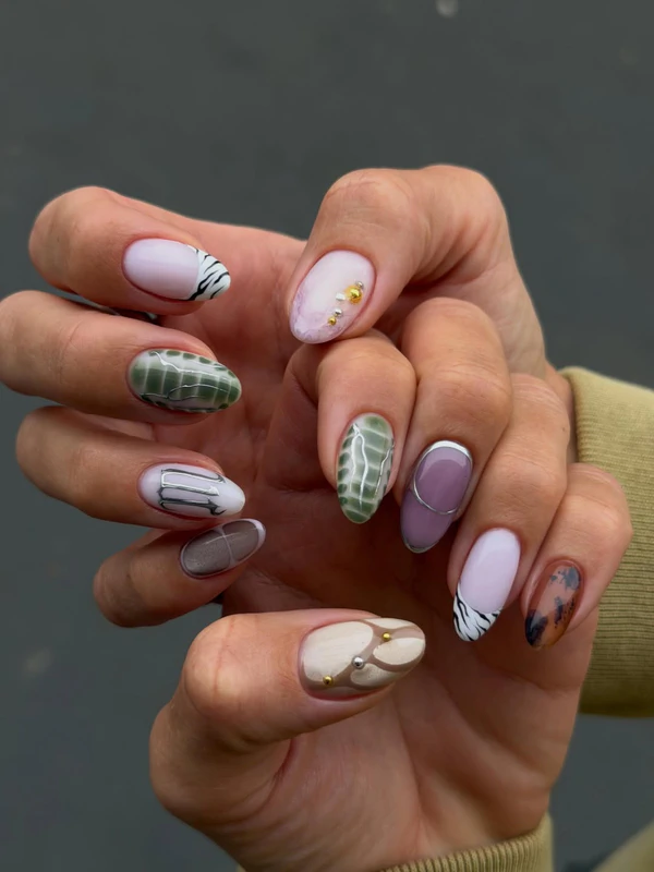 <a href="https://www.instagram.com/p/DYEaHvsCDKL/?img_index=1">Chummy Nails</a>