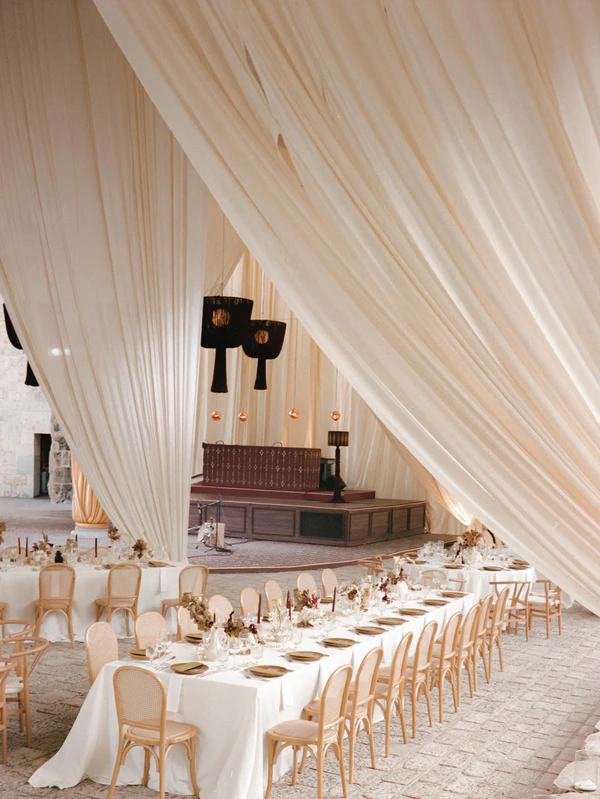<a href="https://www.instagram.com/lupitatiradowp/p/DZS3_vxnIOn/?img_index=2">Lupita Tirado Events Design</a>, Photography: <a href="https://www.instagram.com/camilledelauneweddings/">Camille Delaune Weddings</a>