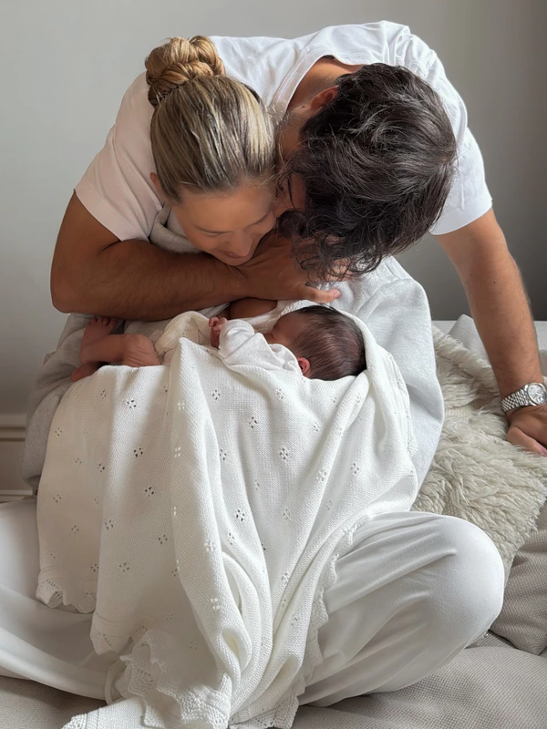 Fashion Influencer Hanna Schönberg and Musician Eric Saade Welcome Their First Child — photo 1