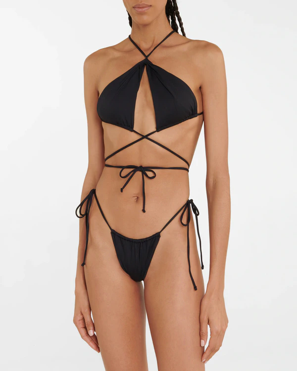 Trendy Swimsuits For a Honeymoon Trip