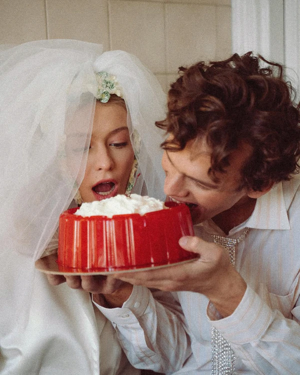 40 Unique Portraits Ideas for the Bride and Groom