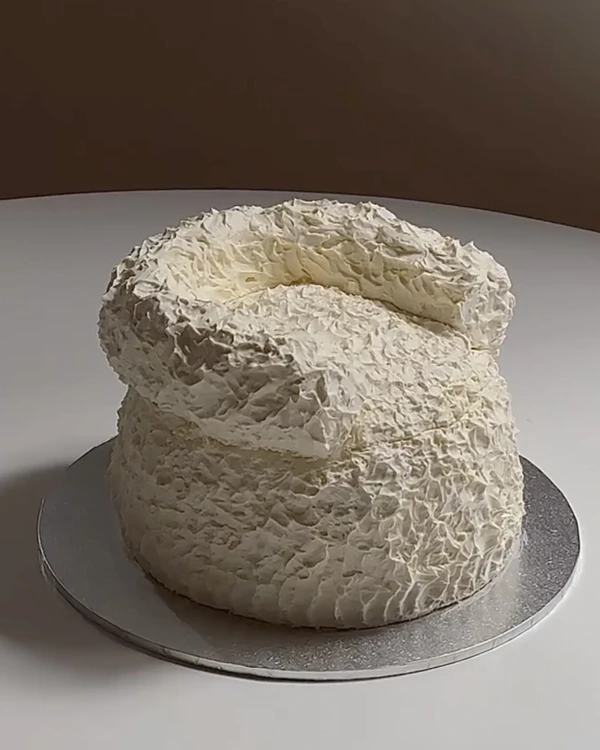 The Trendiest Wedding Cake Ideas to Match Every Wedding Style