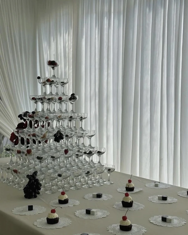 30 Creative Drink Tower Ideas to Elevate Your Cocktail Hour