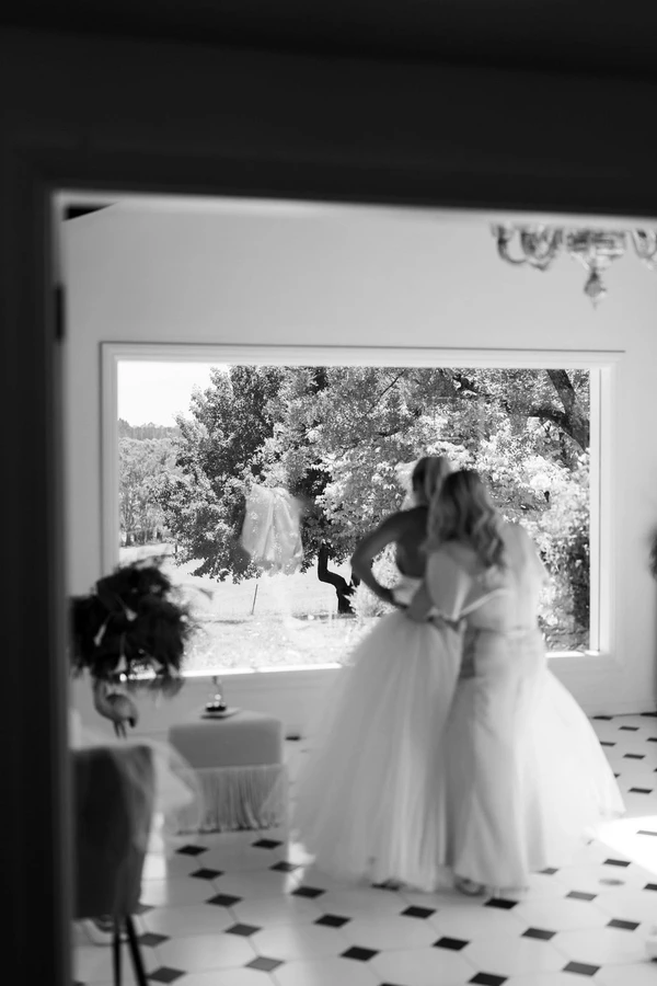 A Contemporary Chrome & Chartreuse Black-Tie Wedding Reimagines the Southern Highlands