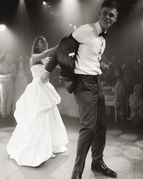 Which Wedding First Dance Style is Right for You? — photo 2