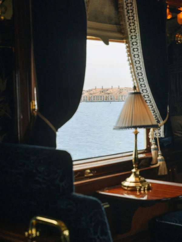 <a href="https://www.instagram.com/p/DNLLqRgy2Ux/?hl=en&img_index=1">Venice Simplon-Orient Express</a>