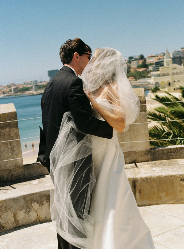 Photography: <a href="https://www.instagram.com/p/DMtB7QhtKqA/?img_index=1">Mémorelle Weddings</a>
