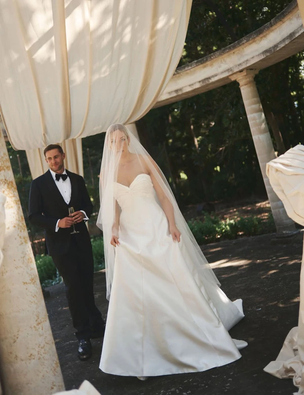 <a href="https://www.instagram.com/monafarm_/p/DO5VF6OE8zk/?img_index=2">Mona Farm</a>, Photography: <a href="https://www.instagram.com/petekarlstrom.weddings/">Petter Karlstrøm</a>
