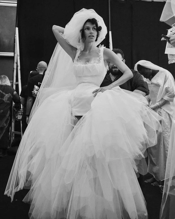 The Chicest Looks & Trends from the Spring '26 Bridal Collections — photo 2