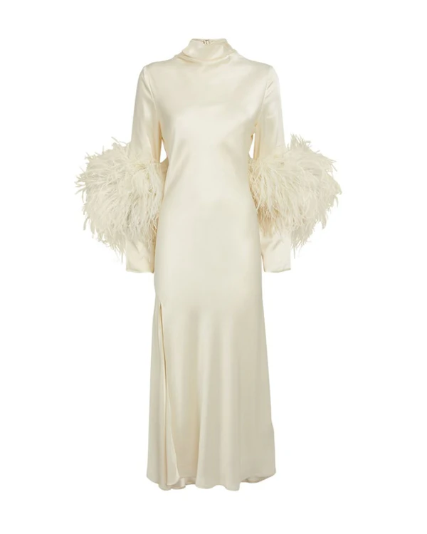 14 Stunning Dresses to Inspire Winter Brides