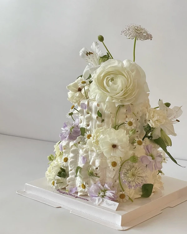 30 Cake Ideas for Your Spring Wedding