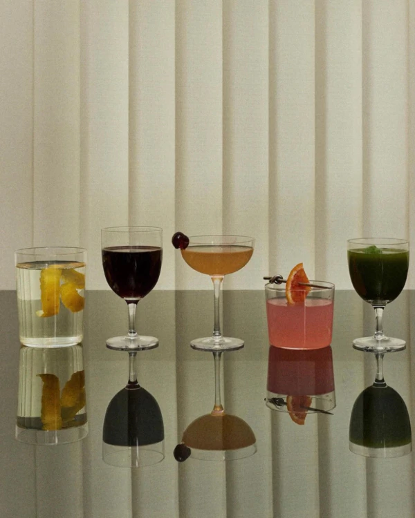 40 Trendy Ideas for Serving Your Wedding Cocktails