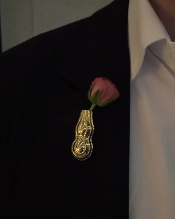 30 Cool Boutonnière Ideas for Grooms That Are Anything But Boring