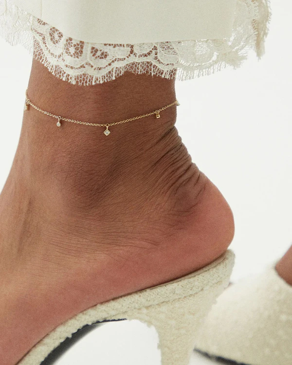 12 Anklets for a Stylish Summer Look